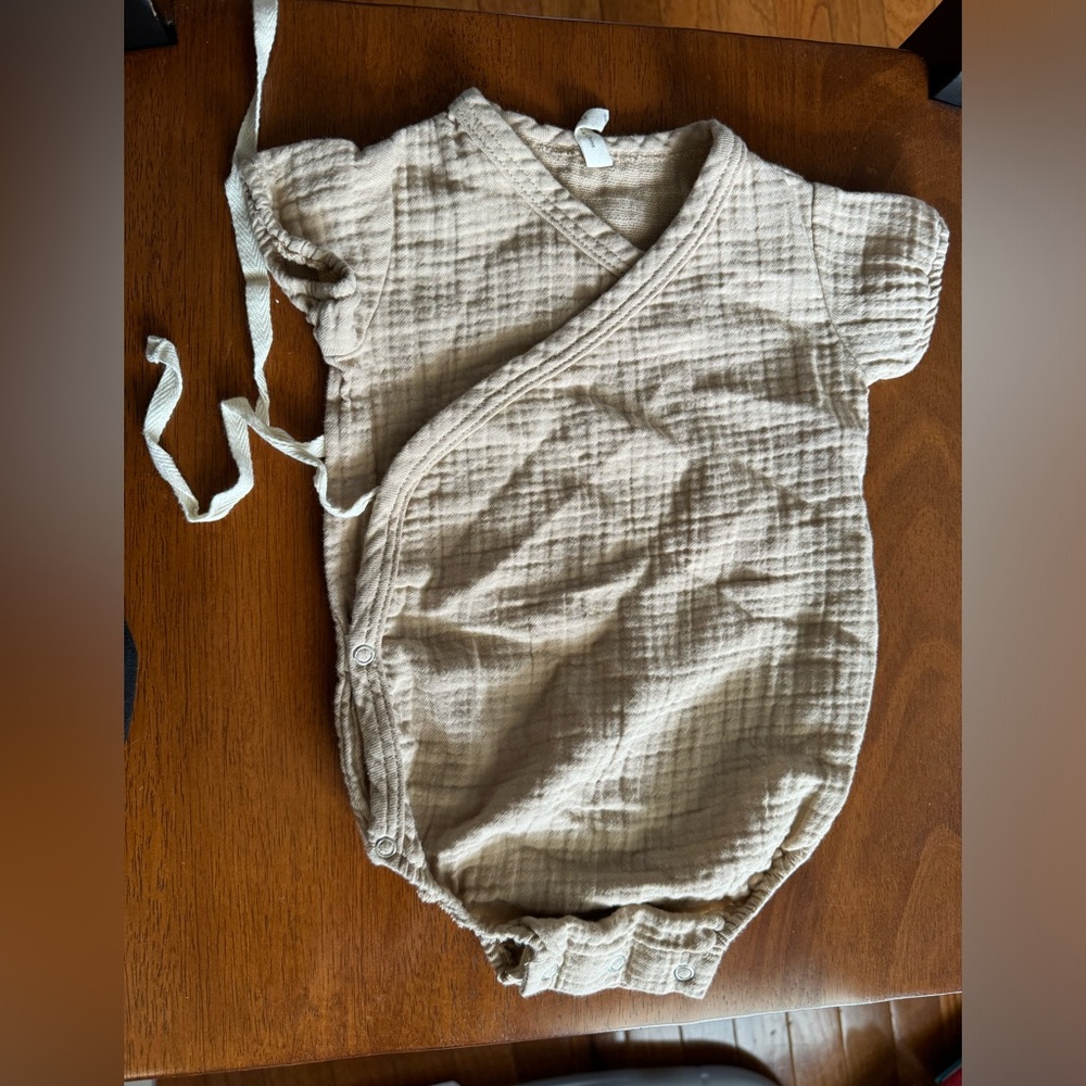 Quincy Mae taupe colored romper 3-6 months